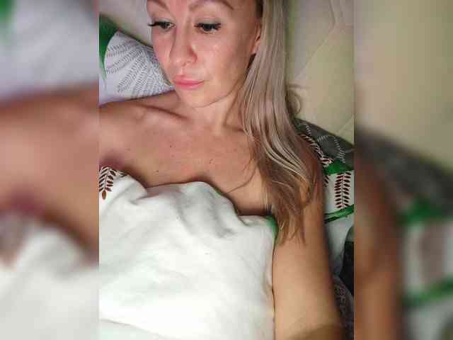Blondi_Love webcam
