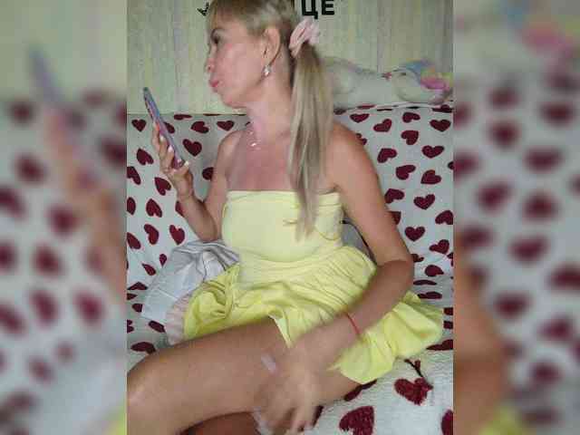 Blondi_Love webcam