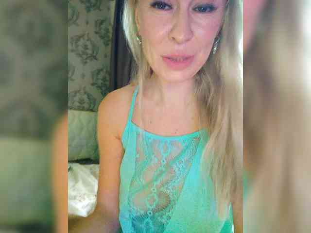 Blondi_Love webcam