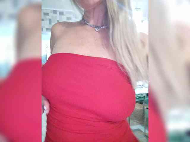 Blondi_Love webcam