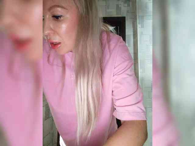 Blondi_Love webcam
