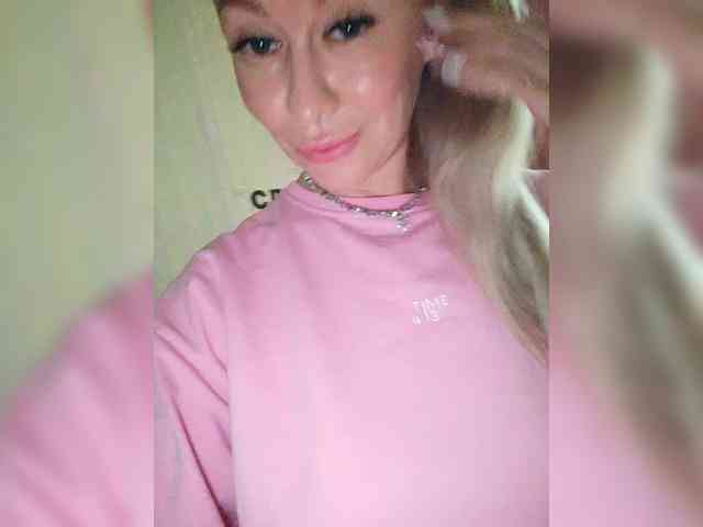 Blondi_Love webcam