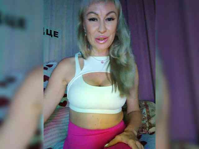 Blondi_Love webcam
