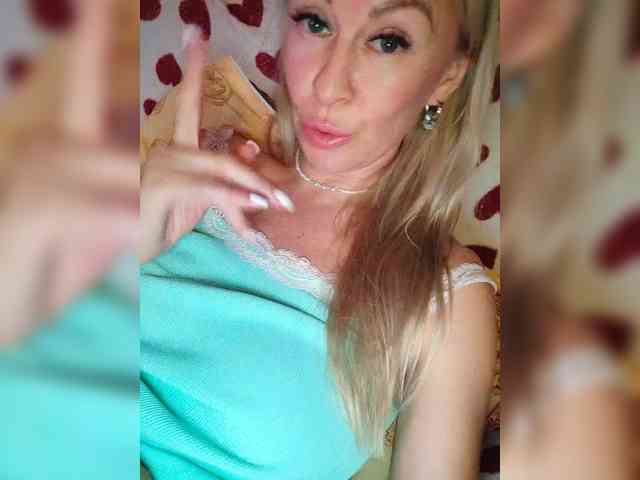 Blondi_Love webcam