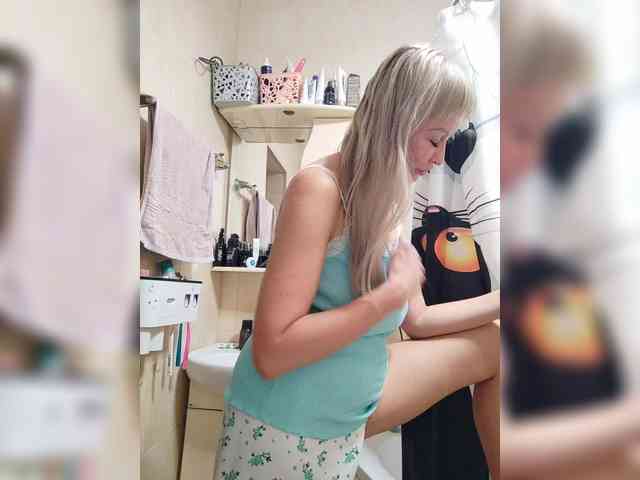 Blondi_Love webcam
