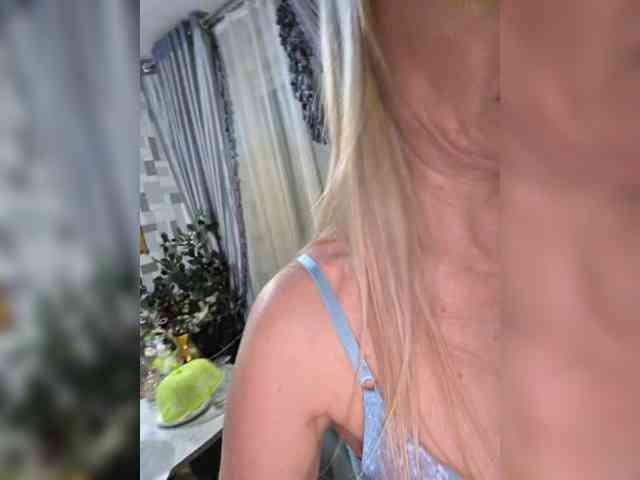 Blondi_Love webcam