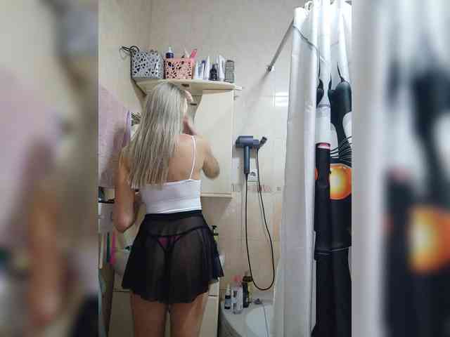 Blondi_Love webcam