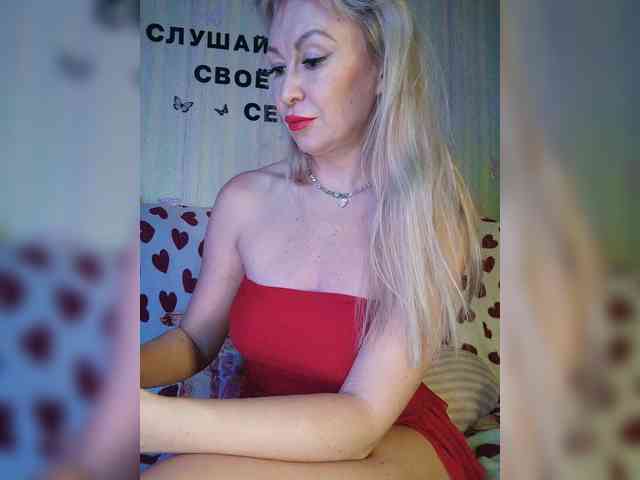 Blondi_Love webcam