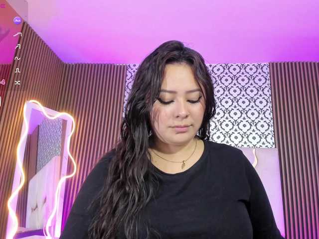 le modèle damii-tay est en webcam porno dans un show sur le site bongacams, il possède les tags suivants: Latino/Hispanic,Brunette,Trimmed