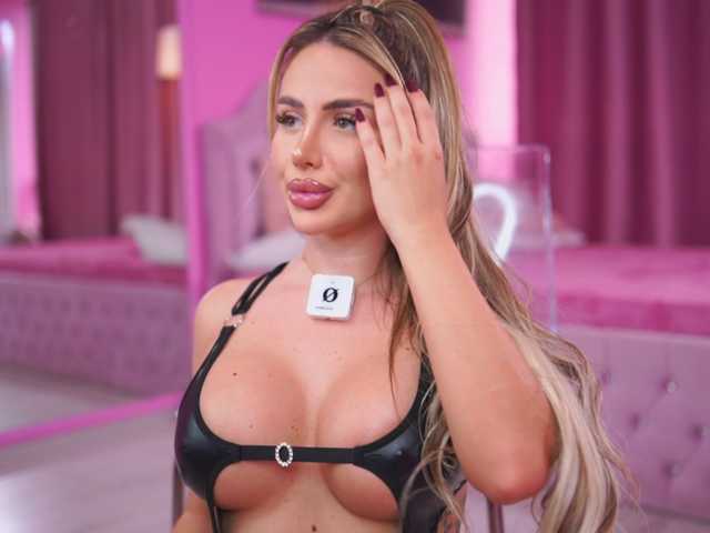 Sex chat gratuit in direct cu AshleysinnX pe BongaCams