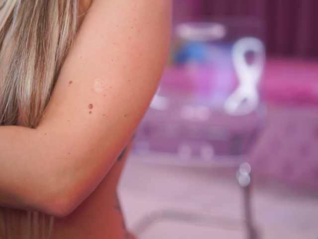 Sex chat gratuit in direct cu AshleysinnX pe BongaCams