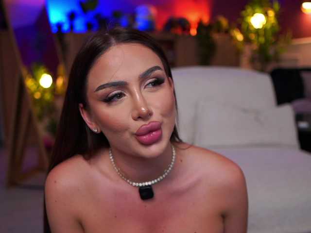 AshleysinnX's BongaCams show and profile