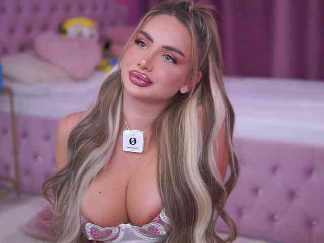AshleysinnX Live Webcam on BongaCams