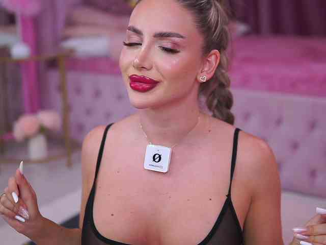 AshleysinnX bongacams