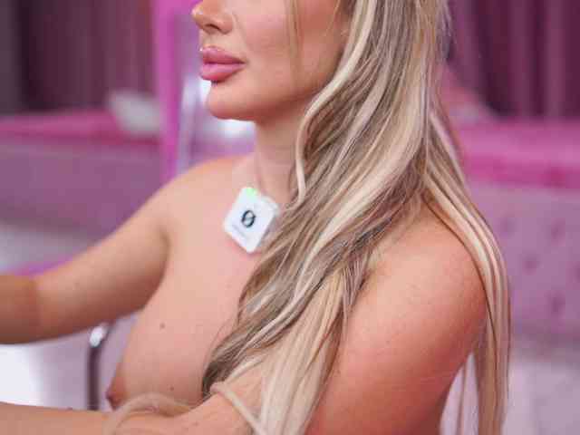 AshleysinnX Live Webcam on BongaCams