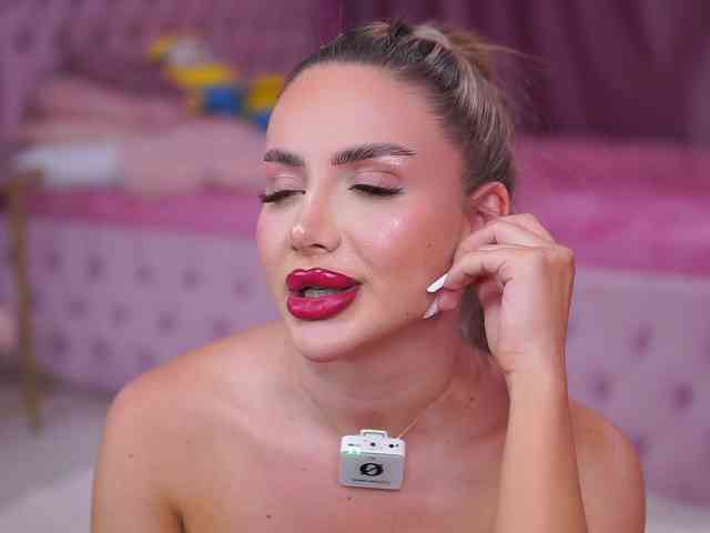 AshleysinnX webcam