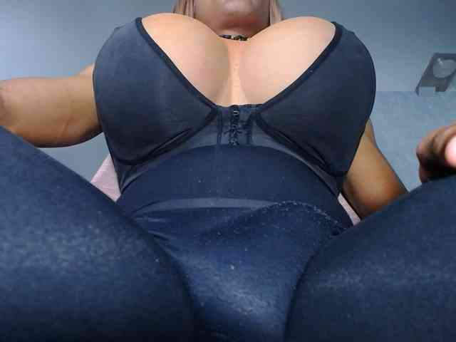 paulabigcock Live Webcam on BongaCams