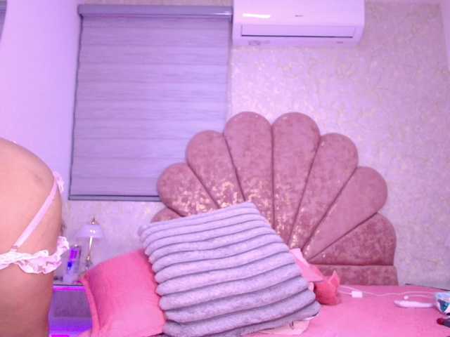 le modèle gabry-leone est en webcam porno dans un show sur le site bongacams, il possède les tags suivants: Latino/Hispanic,Blonde,Shaved