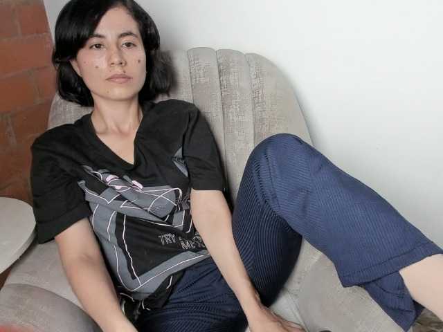 katiae's BongaCams show and profile