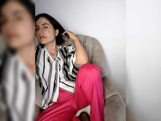 le modèle katiae est en webcam porno dans un show sur le site bongacams, il possède les tags suivants: Latino/Hispanic,Brunette,Hairy