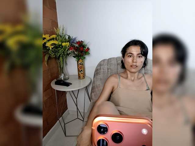 katiae's BongaCams show and profile