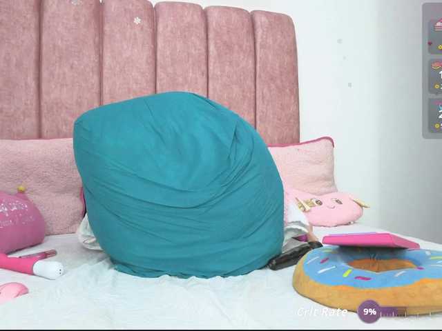 Erin-'s BongaCams show and profile