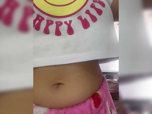 Erin-'s BongaCams show and profile