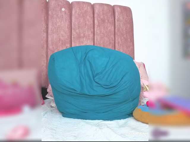 Erin-'s BongaCams show and profile