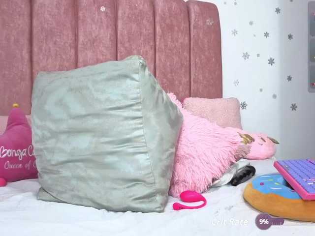 Erin-'s BongaCams show and profile