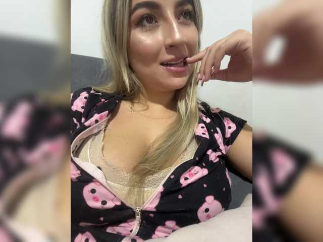 Erin-'s BongaCams show and profile