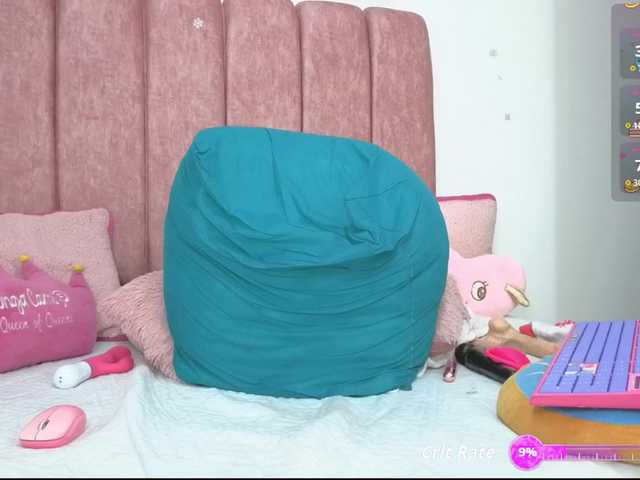 Erin-'s BongaCams show and profile