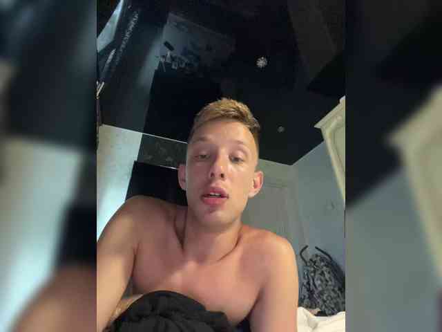 Autrani Live Webcam on BongaCams