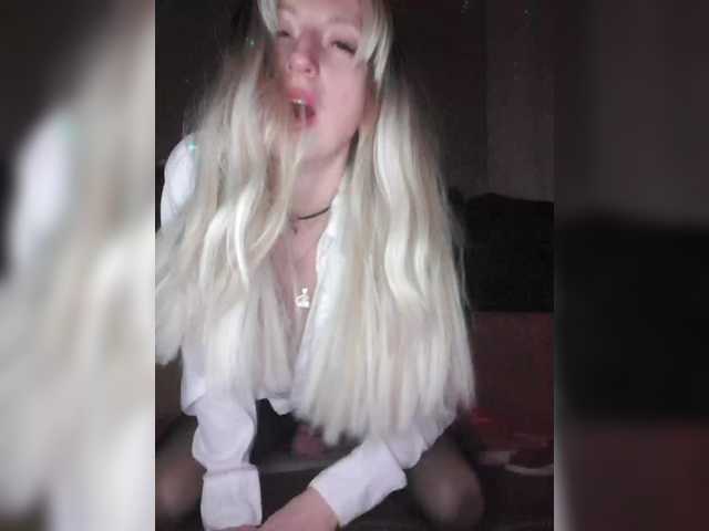 LizBetty's BongaCams show and profile