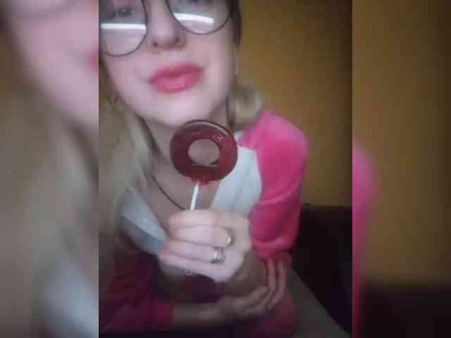 Ella-Mary webcam