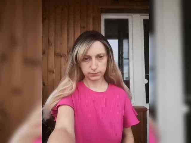 Ella-Mary webcam