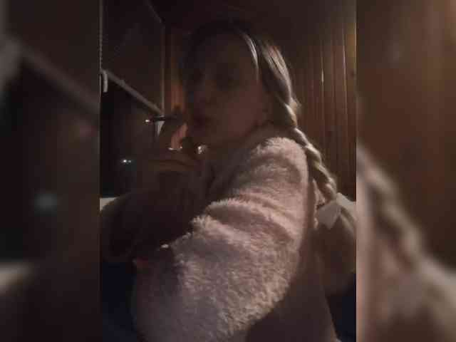 Ella-Mary webcam
