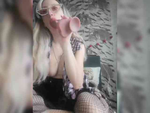 Ella-Mary webcam