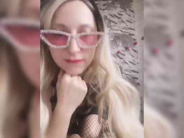 Ella-Mary webcam