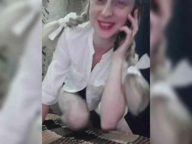 Ella-Mary webcam