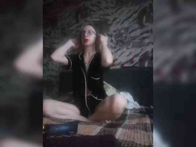 Ella-Mary webcam