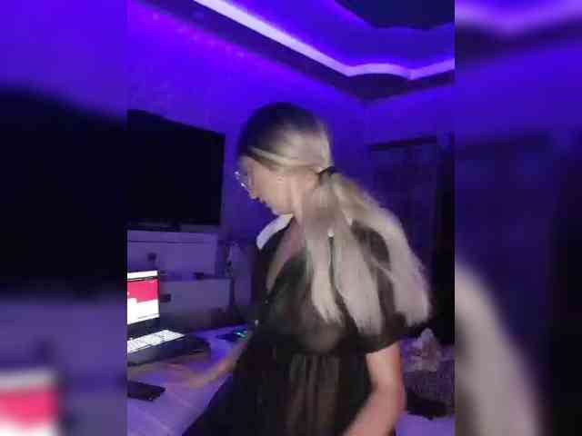 Ella-Mary webcam