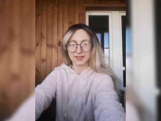 Ella-Mary webcam