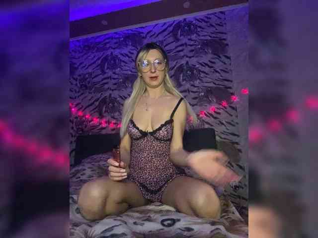 Ella-Mary webcam