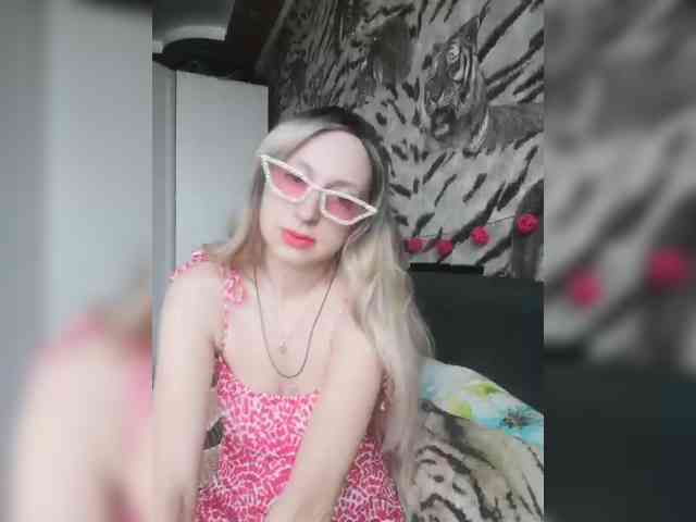 Ella-Mary webcam