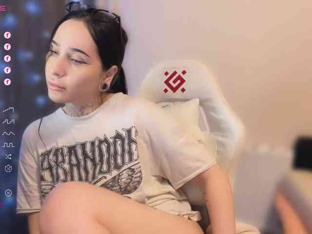 PinkyNastyx webcam