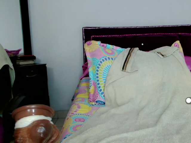 LilyBenet1's BongaCams show and profile