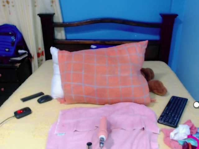 LilyBenet1's BongaCams show and profile