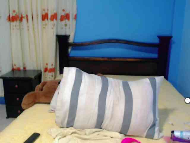 LilyBenet1 webcam