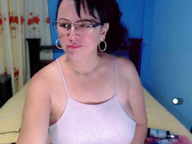 LilyBenet1 webcam