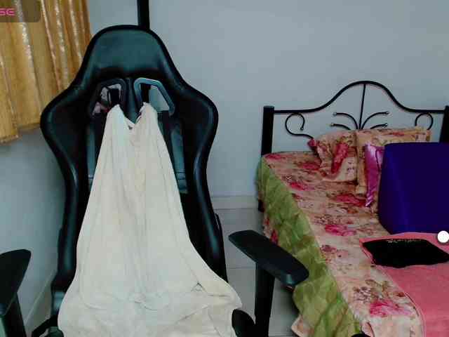 LilyBenet1 webcam